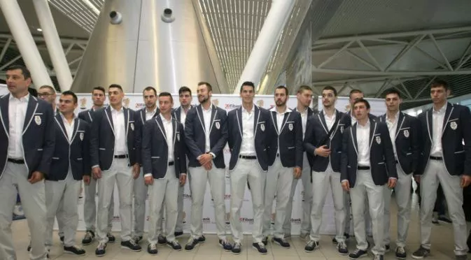 Волейболните ни национали заминаха за игрите в Баку (СНИМКИ)