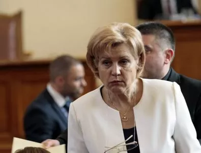 Менда Стоянова не се интересувала колко взема гуверньора на БНБ