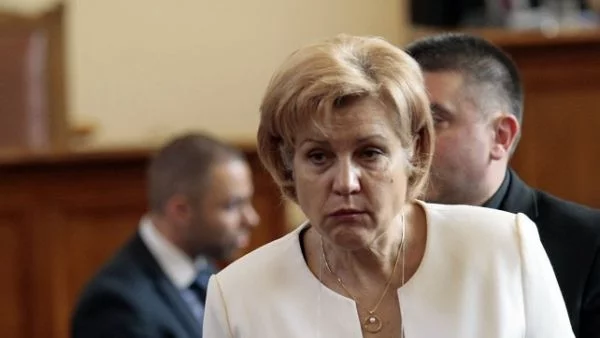 Менда Стоянова не се интересувала колко взема гуверньора на БНБ