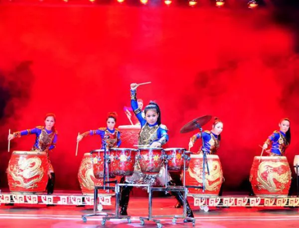 Manao – Drums of China със специално шоу за Бионсе