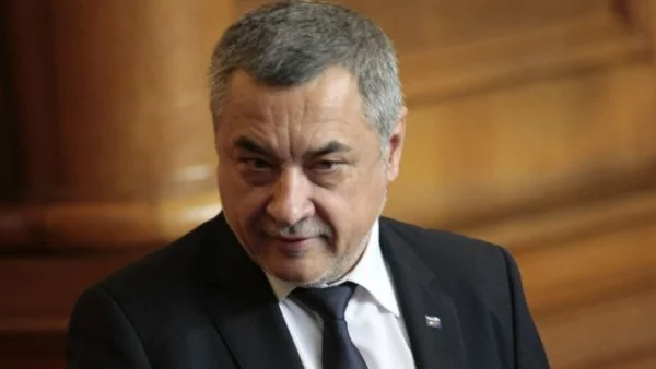 Симеонов: Ще подкрепяме и насърчаваме легалния туристически бизнес