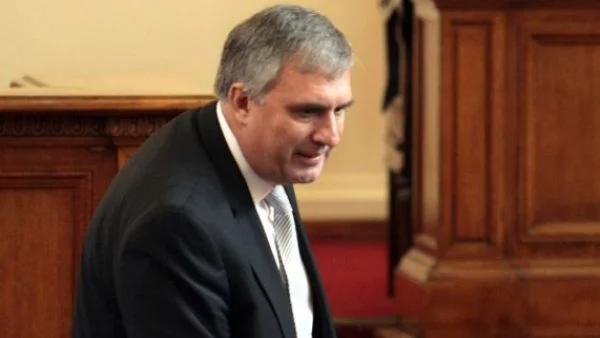 Калфин: През 2015 г. доходите са нараснали
