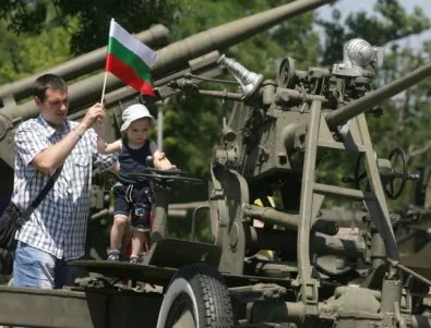 За Деня на детето - армията ни разказва историята си и показва оръжия