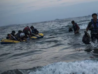 Телата на 21 души бяха намерени след потъване на лодки с мигранти