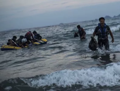 Най-малко 30 мигранти загинаха при ново бедствие край бреговете на Либия