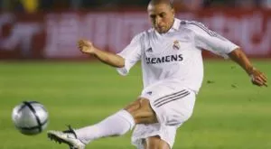 Роберто Карлош все още си го може (ВИДЕО)