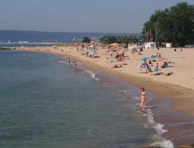 Здравните власти решават дали да затворят плажа на Кабакум 