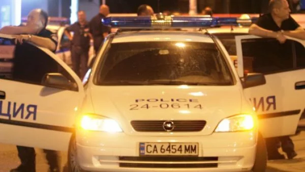 Софийската полиция проверява градския транспорт в центъра, търси дете*