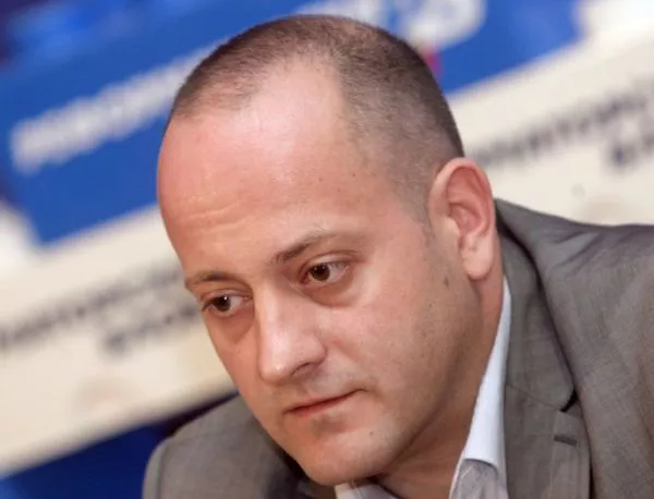 Радан Кънев призова да се разследват милиардите на Пеевски 