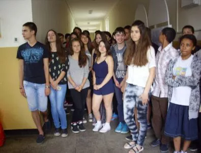 Ученици осигуриха месечната прехрана на бездомни от приют в Добрич
