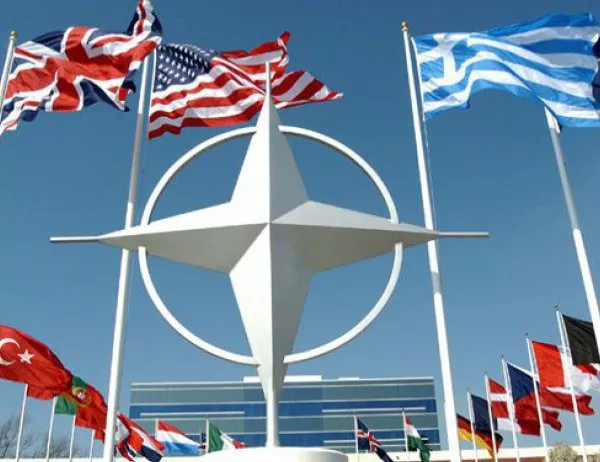 НАТО ще подобрява възможностите във военно отношение във всички сфери