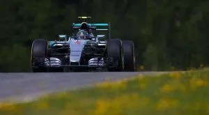 Мерцедес зададе темпото преди Гран при на Австрия