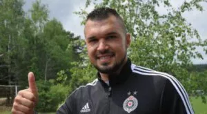 Божинов отново избухна с клип: След Праско ни представи и ... Пилето (ВИДЕО)