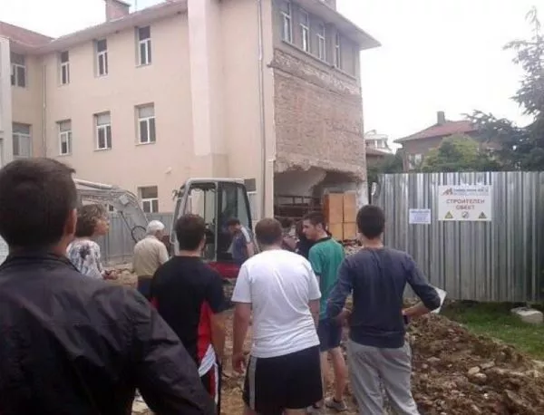 80 хил. лева отиват за ремонта на срутилата се в Казанлък гимназия