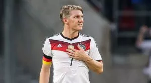 Отчаяние: Юнайтед постави грозно ниска цена на Швайнщайгер, за да го разкара