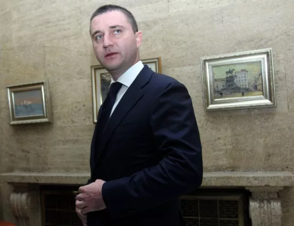 Горанов обвини Нинова в корупция, но без доказателства, подкрепи Пеевски за КТБ