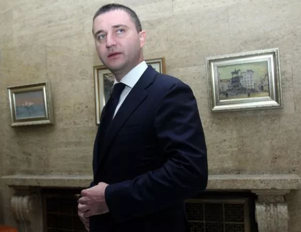 Горанов обеща да напусне политиката, ако имало нещо нередно с жилището му