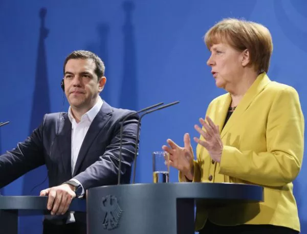 Меркел не вижда защо да се преговаря по нова спасителна програма за Гърция 