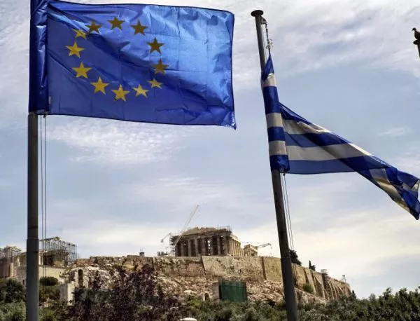 Еврозоната отпуска 2 млрд. евро на Гърция и 10 млрд. на банките й