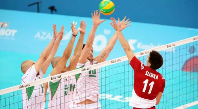 Слави Трифонов надъхва волейболистите ни в Баку