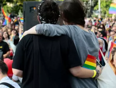 Италиански депутат на гладна стачка: Иска легализация на гей браковете