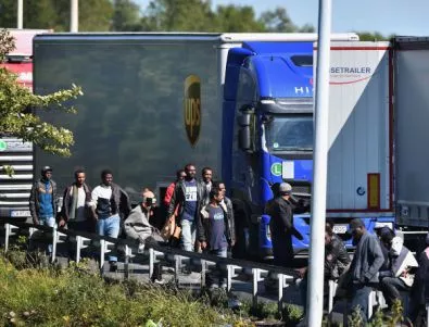 Задържаха 120 нелегални бежанци на влизане в столицата
