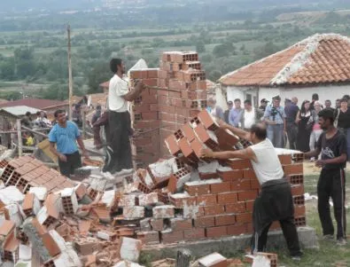 Никой от ромите в Гърмен не иска да се махне от готвените за събаряне къщи