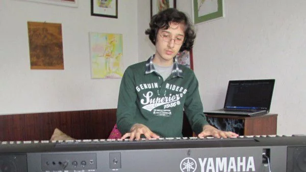 13-годишният русенски пианист Николай Димитров прави своя дебют и като композитор