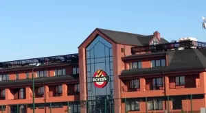 {{ otherArticle[0].article.title }}