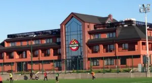 {{ otherArticle[0].article.title }}