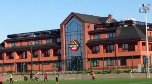 {{ otherArticle[0].article.title }}