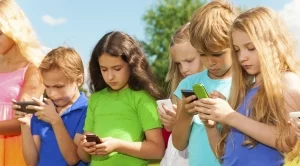 Кога е правилно да купите на детето си смартфон? 