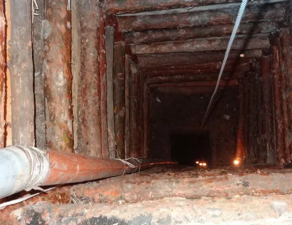 Осем миньори загинаха в Русия, търсят тялото на деветия