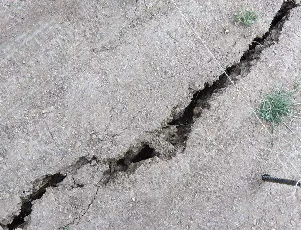3 слаби земетресения в страната и 2 близо до България