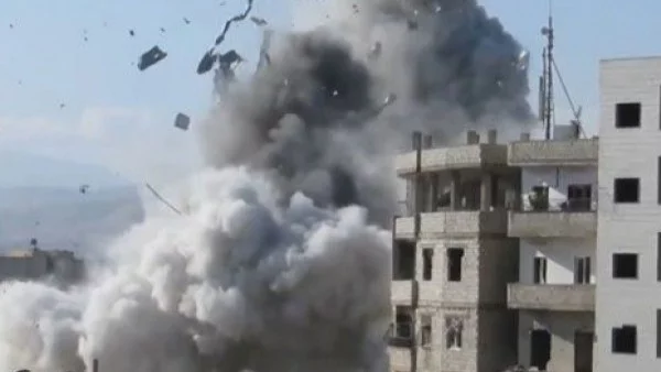 Десетки загинаха след бомбардировки близо до Дамаск