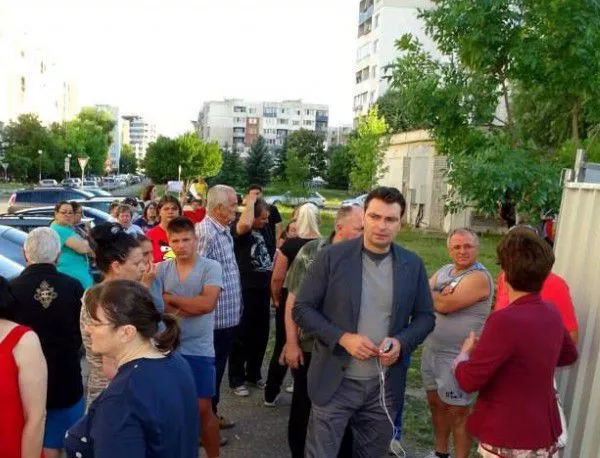 Калоян Паргов и групата на БСП в СОС подкрепят граждани в "Обеля" срещу застрояване на градинки