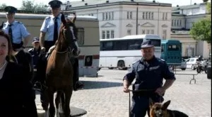 {{ otherArticle[0].article.title }}