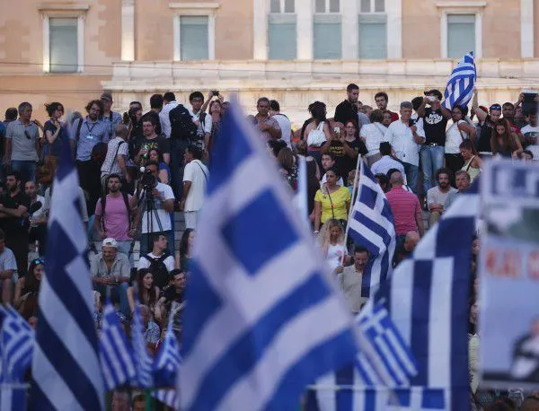 70% от гърците искат одобрение на сделката с кредиторите