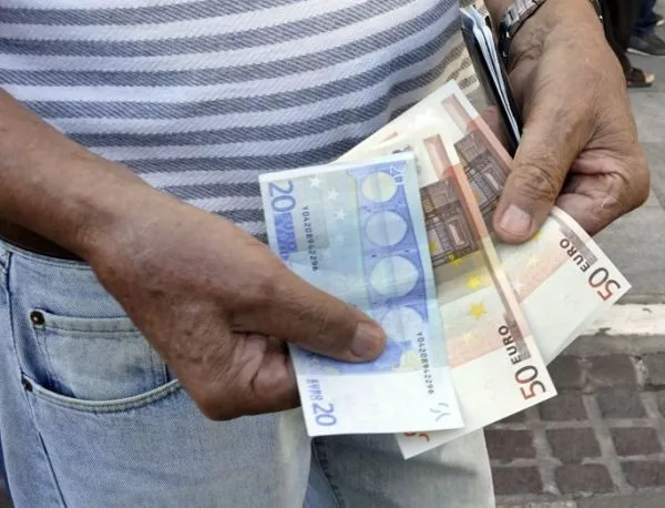 По време на кризата гърците са изтеглили 120 млрд. евро от банките 