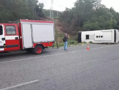 Седем от ранените в катастрофата с автобус на пътя Карлово - Калофер остават в болница 