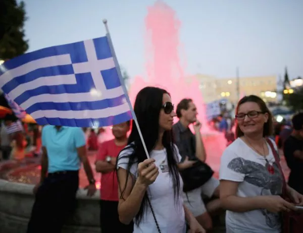 Стачки парализират Гърция