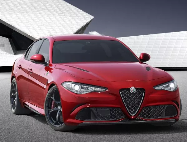 Alfa Romeo готви междинен спортен модел