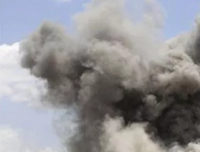 Самоубийствена атака уби 60 души във военен лагер в Йемен