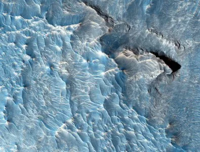 Астробиолог твърди, че има скрит живот на Марс 