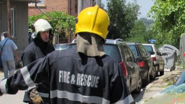 Пожарът в столичния квартал "Борово" е погасен, нямало е взрив