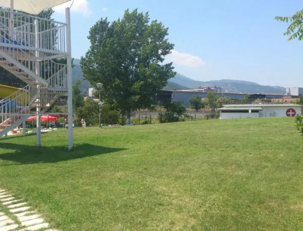 Изграждат "green-set" - бързи кортове при Градския басейн в Асеновград