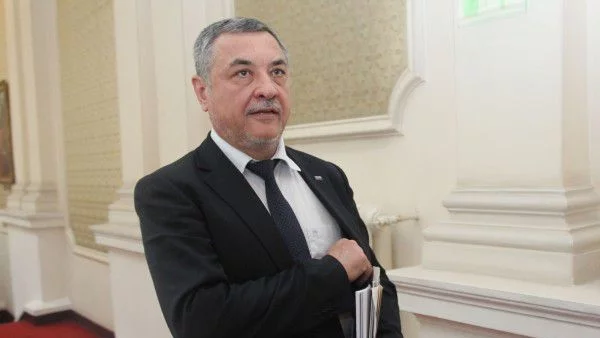 В. Симеонов: ДПС е вредна за България