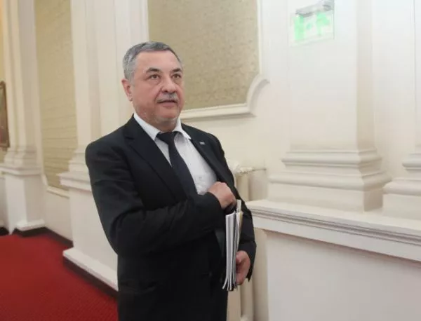 Симеонов: За България няма сериозен риск, тъй като не участва в коалицията срещу ИД