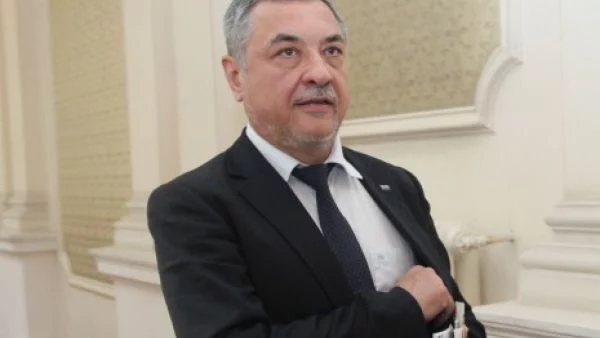 В. Симеонов: България навсякъде граничи със собствени територии и със собствения си народ