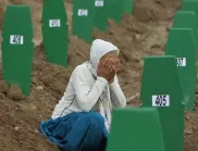 ЕС: Който отрича геноцида в Сребреница няма място в Европа 
